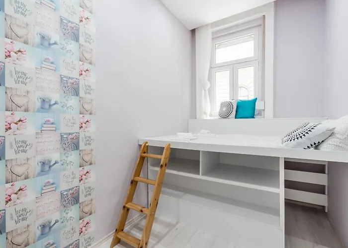 Cozy 2 Bedroom 2 Bathroom In The Centre *
