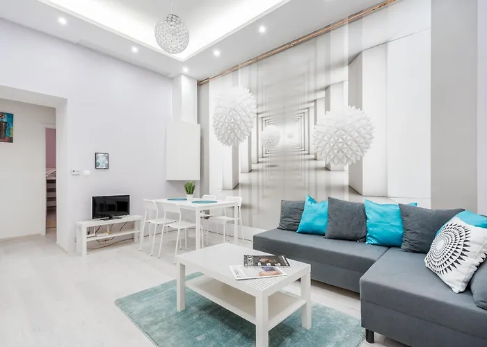 Cozy 2 Bedroom 2 Bathroom In The Centre